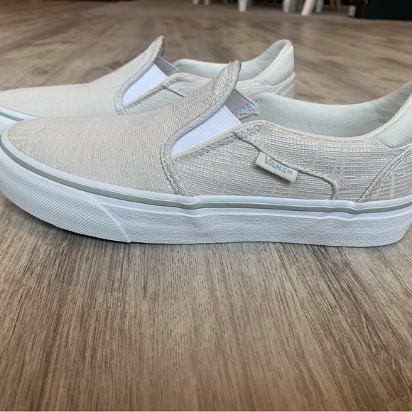 Women’s VANS Asher Slip-On Canvas Shoes - neutral Cream color - Picture 6 of 11